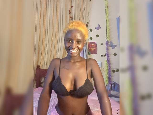 Sexydavinah live cam on BongaCams