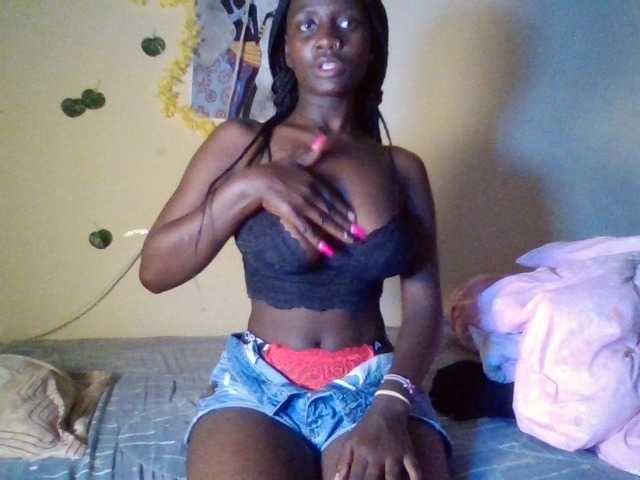 Sexydavinah live cam on BongaCams
