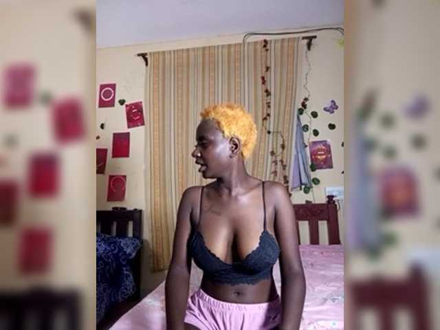 Sexydavinah live cam on BongaCams
