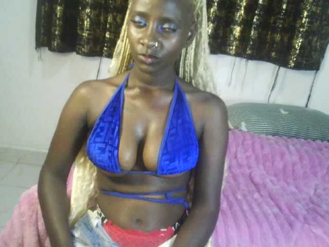 Sexydavinah live cam on BongaCams