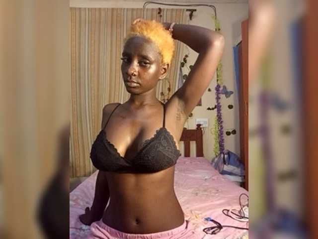 Sexydavinah live cam on BongaCams