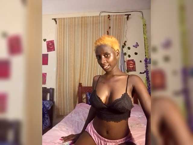 Sexydavinah live cam on BongaCams
