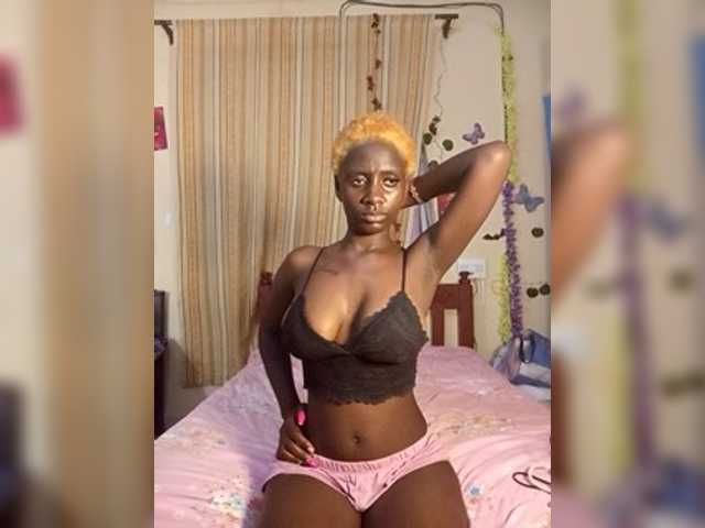 Sexydavinah live cam on BongaCams