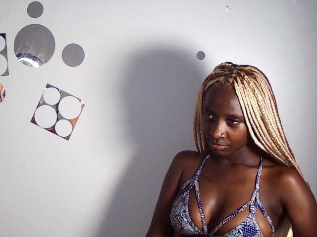 Sexydavinah live cam on BongaCams