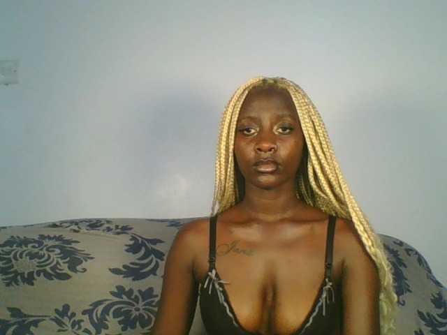 Sexydavinah live cam on BongaCams