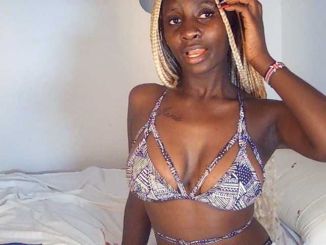 Sexydavinah live cam on BongaCams