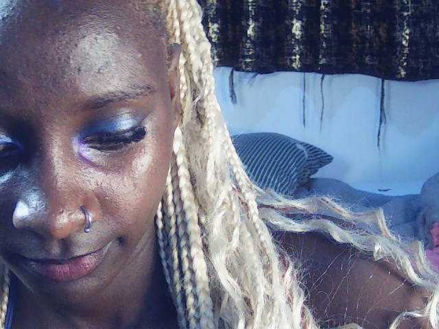 Sexydavinah live cam on BongaCams