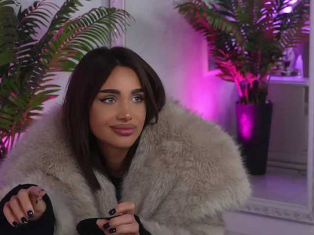 IvyNox, en vivo ahora en BongaCams