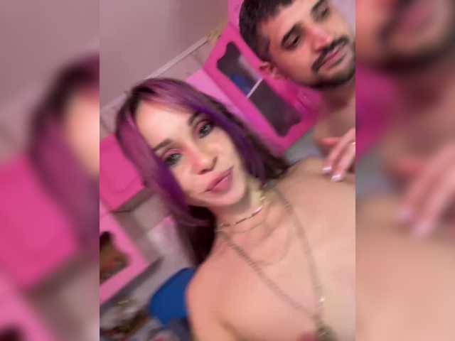 VIP17CoupleDream live cam on BongaCams
