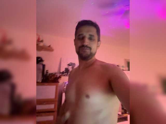 VIP17CoupleDream's BongaCams show and profile