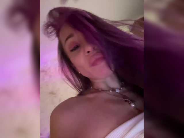VIP17CoupleDream live cam on BongaCams