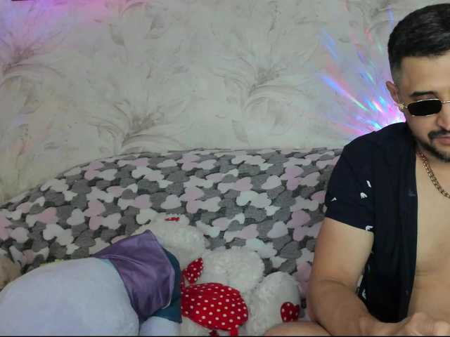 VIP17CoupleDream live cam on BongaCams