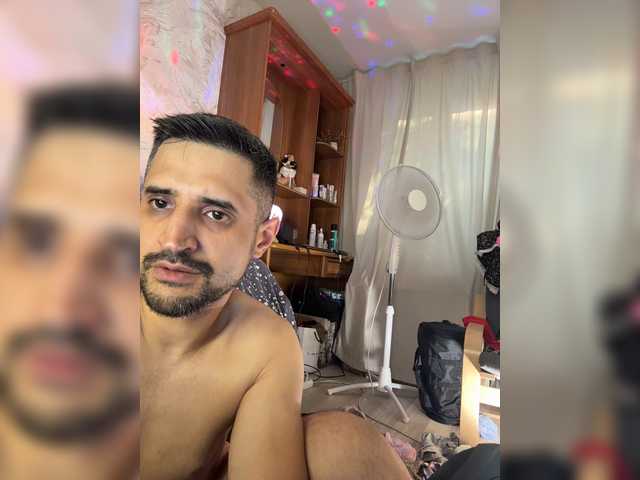 Ajara_Gujuu live webcam show
