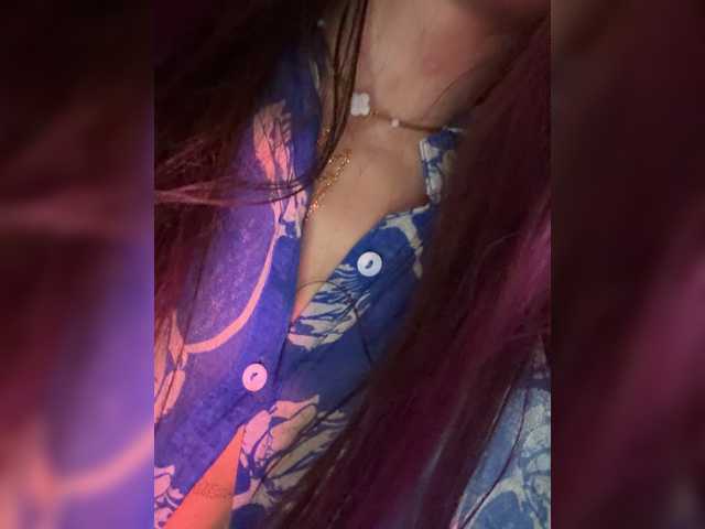 VIP17CoupleDream's BongaCams show and profile