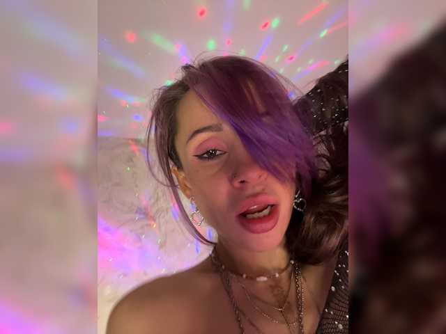 Ajara_Gujuu live webcam show