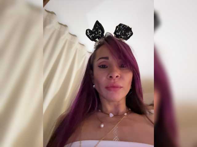 VIP17CoupleDream live cam on BongaCams