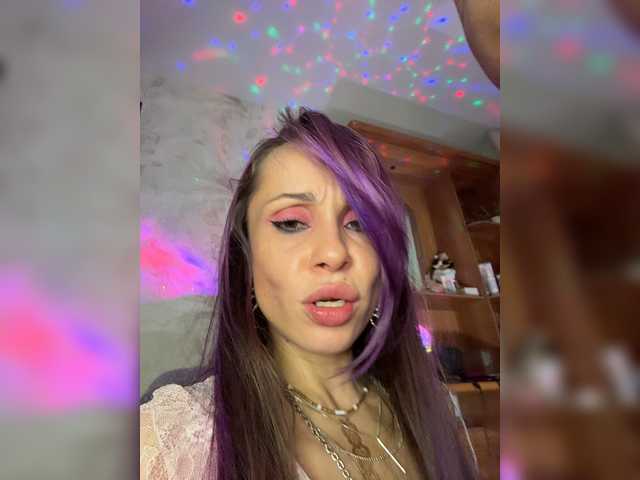 Ajara_Gujuu live webcam show