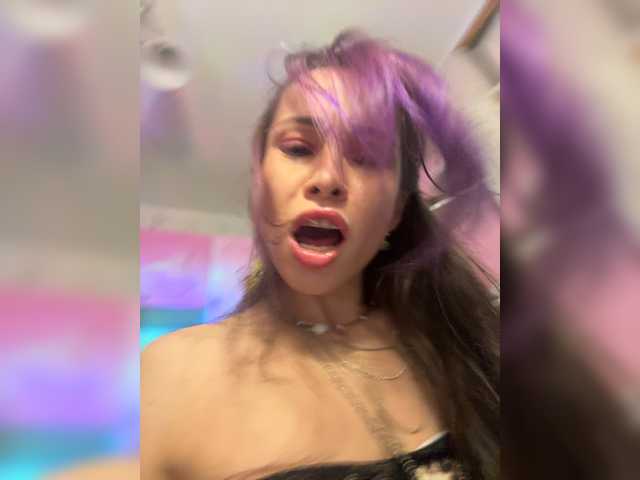 VIP17CoupleDream live cam on BongaCams