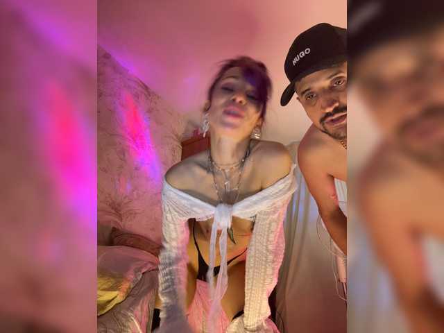 VIP17CoupleDream live cam on BongaCams