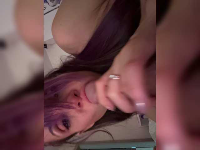 VIP17CoupleDream live cam on BongaCams