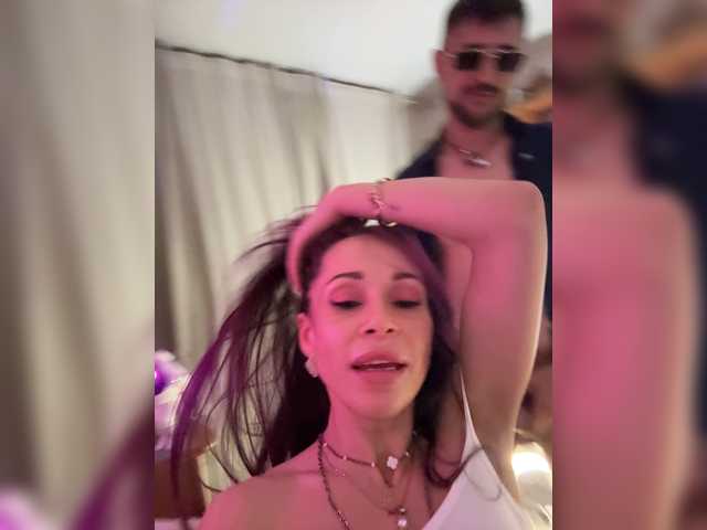 VIP17CoupleDream live cam on BongaCams