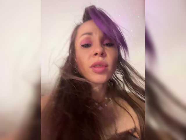 Ajara_Gujuu live webcam show