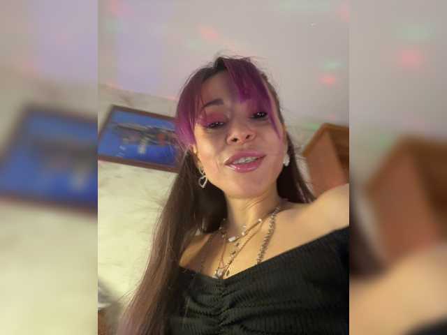 VIP17CoupleDream live cam on BongaCams