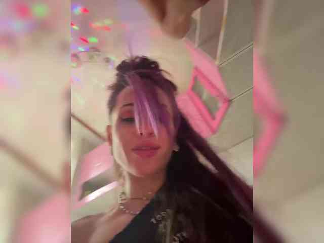 Ajara_Gujuu webcam