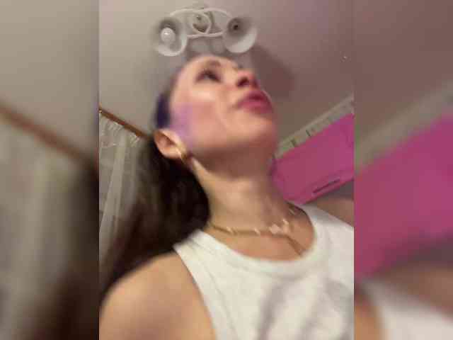Ajara_Gujuu webcam