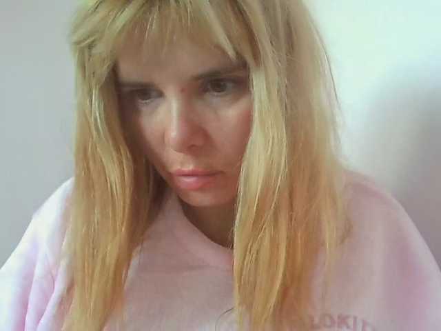 ElenaPleasure live cam on BongaCams