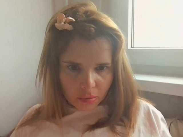 ElenaPleasure live cam on BongaCams