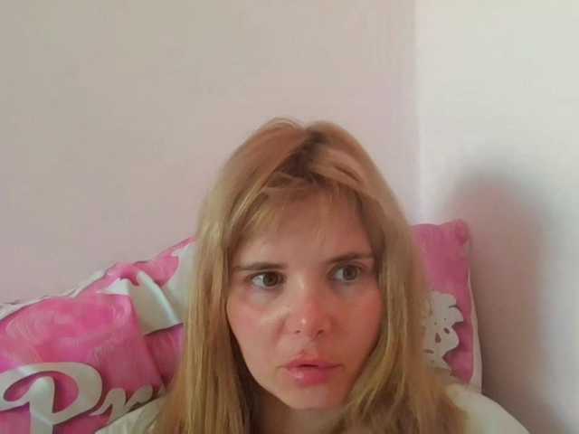 ElenaPleasure live cam on BongaCams