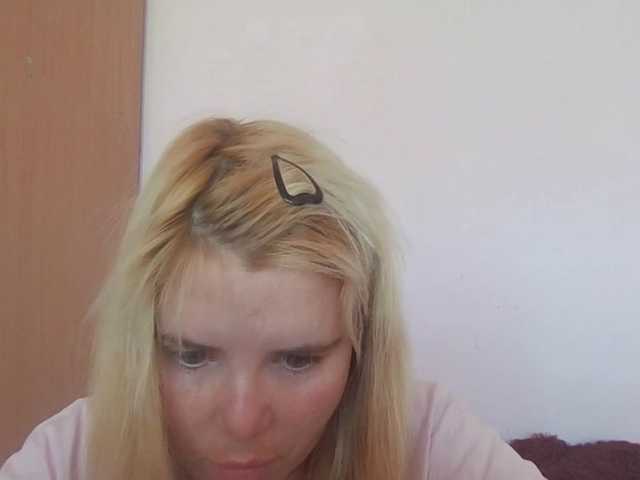 ElenaPleasure live cam on BongaCams