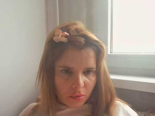 ElenaPleasure live cam on BongaCams