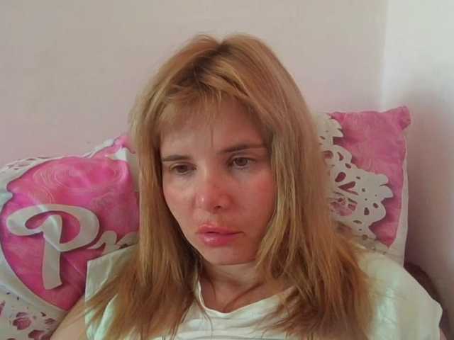 ElenaPleasure live cam on BongaCams