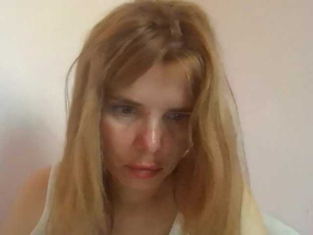 ElenaPleasure live cam on BongaCams