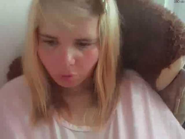 Sex chat gratuit in direct cu ElenaPleasure pe BongaCams