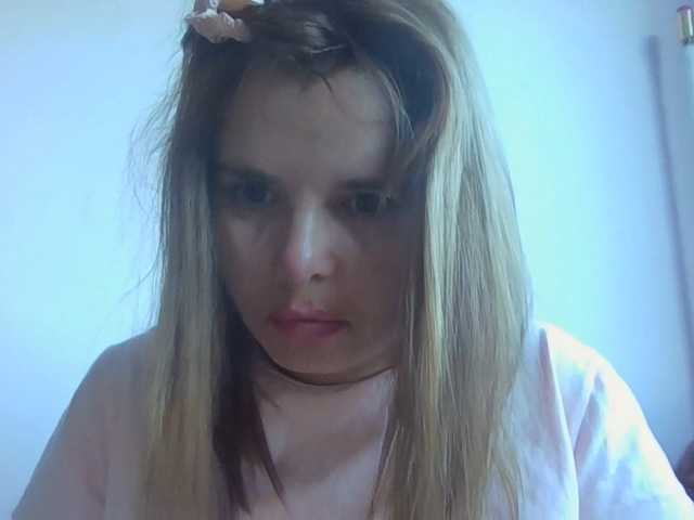 ElenaPleasure live cam on BongaCams