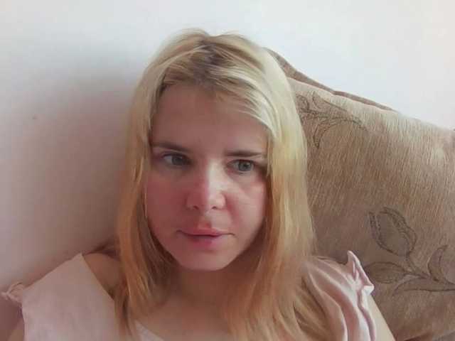 ElenaPleasure's BongaCams show and profile