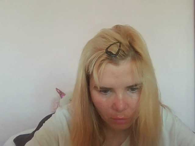 ElenaPleasure live cam on BongaCams