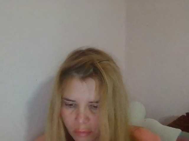 ElenaPleasure live cam on BongaCams
