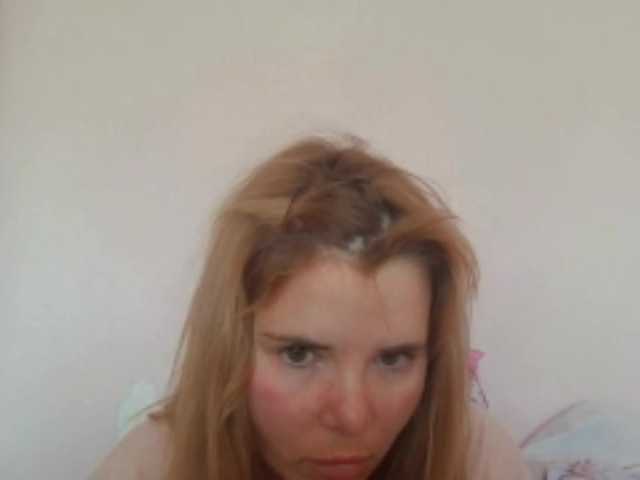 ElenaPleasure — live female cam