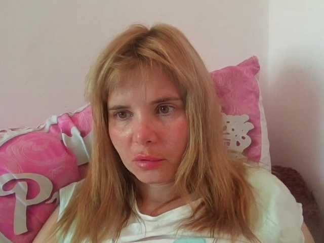 ElenaPleasure live cam on BongaCams