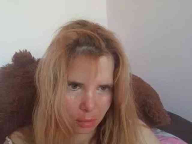ElenaPleasure webcam
