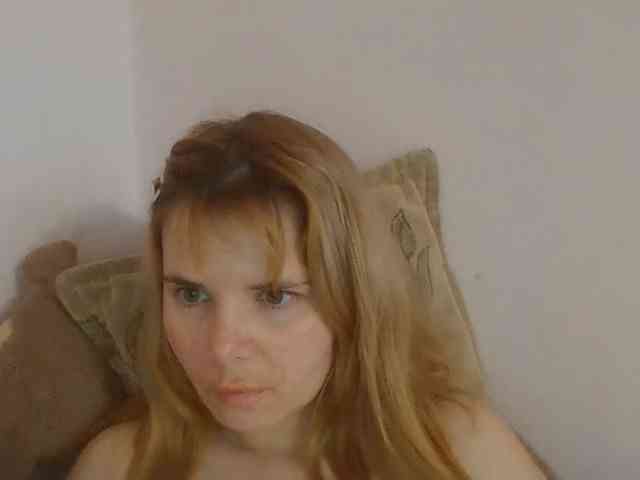 ElenaPleasure webcam