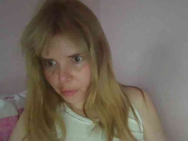 ElenaPleasure webcam
