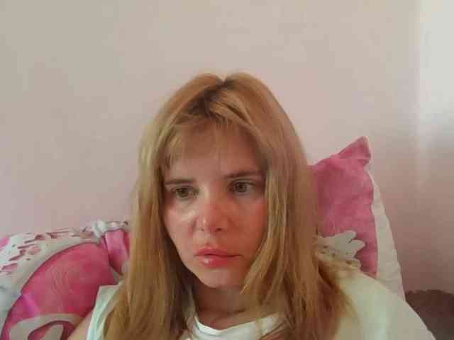 ElenaPleasure webcam