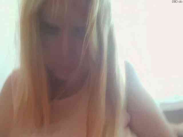 Model: ElenaPleasure