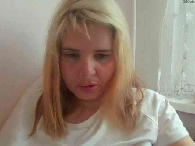 ElenaPleasure webcam
