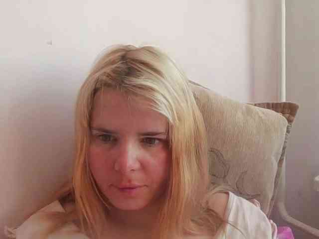 ElenaPleasure webcam